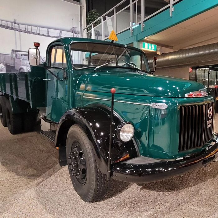 Tham quan bảo tàng Volvo khi du lịch thành phố Gothenburg Thụy Điển,
