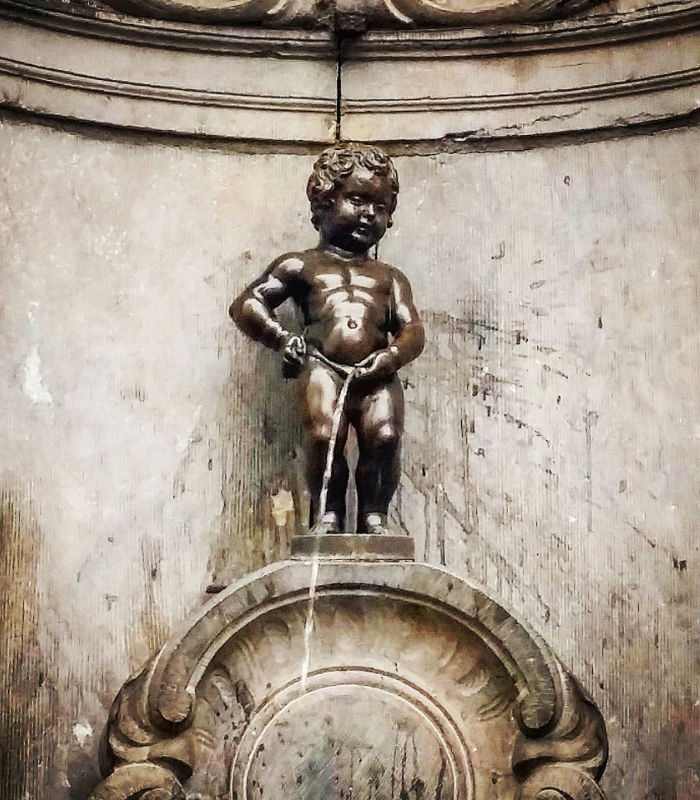 Kinh nghiệm du lịch pháp bỉ hà lan đức - Chú bé Tè (Manneken Pis) biểu tượng nổi tiếng của Bỉ