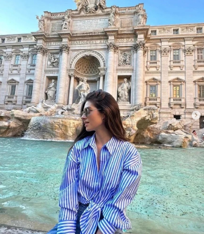 Đài phun nước Trevi ở Rome Ý là một trong những biểu tượng của thành phố