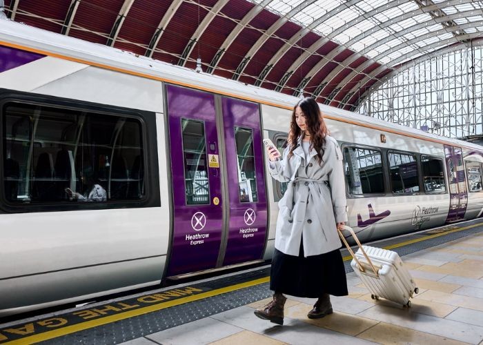 Cách di chuyển từ sân bay Heathrow về London