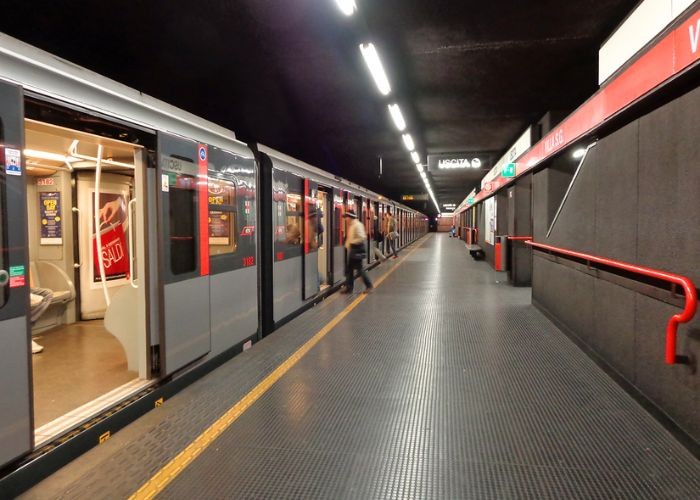 Phương tiện di chuyển tại Milan - Tàu điện ngầm