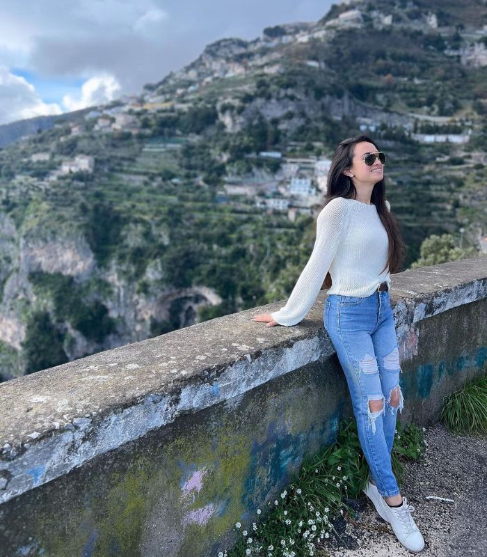 Khung cảnh nhìn từ trên cao của bờ biển Amalfi nước Ý