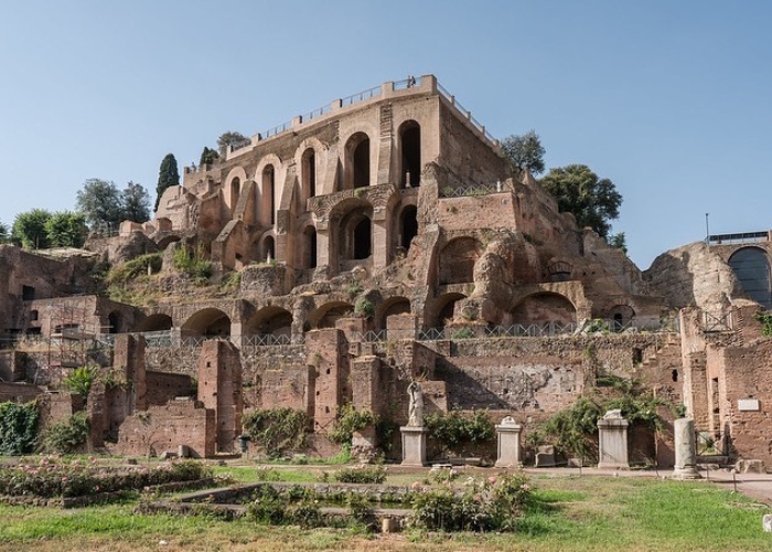 Đấu trường La Mã Colosseum của Ý - Đồi Palatine (Palatine Hill) là một trong bảy ngọn đồi của Rome Ý