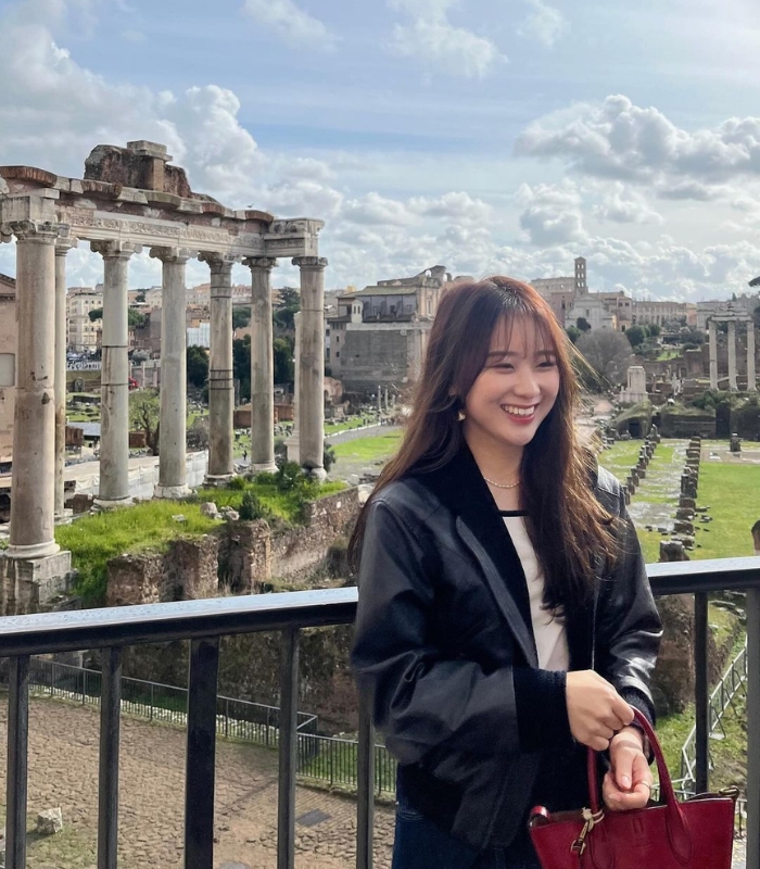 Đấu trường La Mã Colosseum của Ý - Quảng trường La Mã mang nhiều dấu tích lịch sử lâu đời