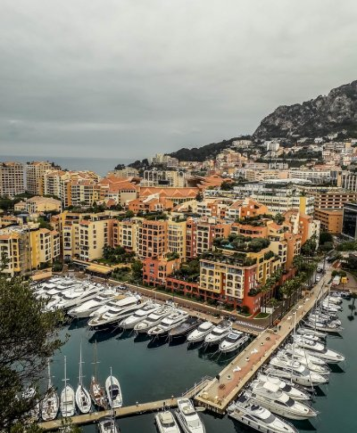 Du lịch Monaco bạn không chỉ được tìm hiểu về lịch sử, khám phá các điểm đến hấp dẫn mà còn được thưởng thức nền ẩm thực đa dạng mang đặc trưng của nhiều quốc gia