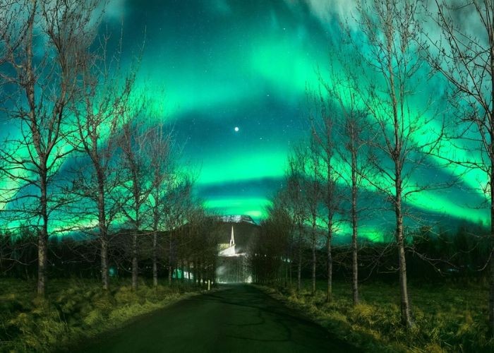 Thủ đô Reykjavik là địa điểm săn cực quang tại Iceland