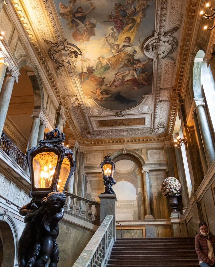 Du lịch Stockholm Thụy Điển khám phá cung điện Hoàng gia