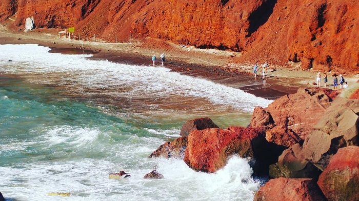 du lịch Santorini Hy Lạp chiêm ngưỡng biển đỏ