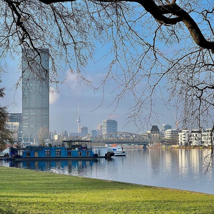 du lịch Berlin Đức tận hưởng không gian yên bình tại công viên Treptower 