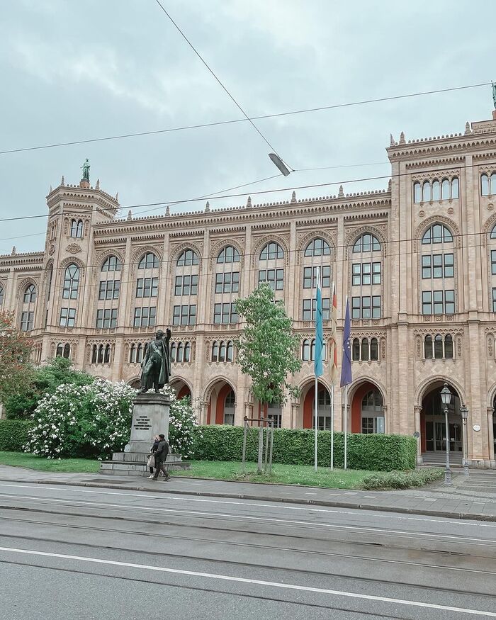 du lịch Munich Đức chiêm ngưỡng kiến trúc độc đáo