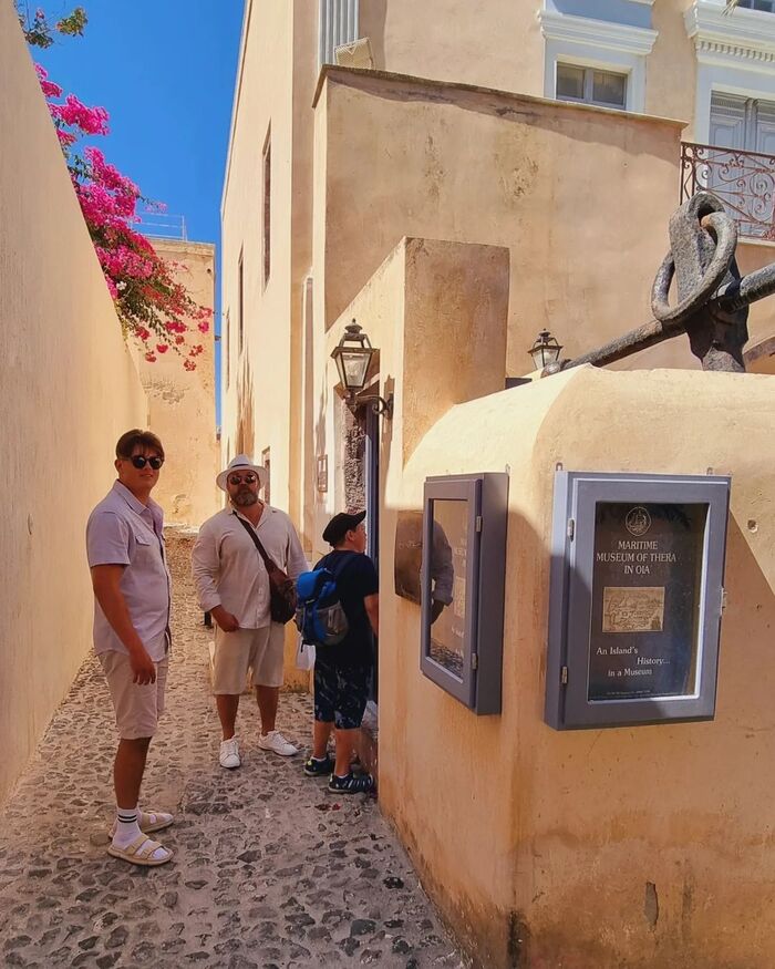 du lịch Santorini Hy Lạp  tham quan bảo tàng