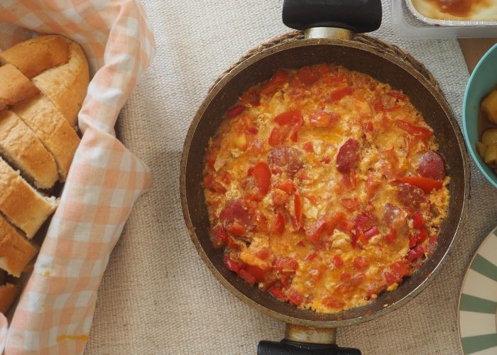 Menemen là món ăn ngon tại Thổ Nhĩ Kỳ xuất hiện nhiều trong các bữa ăn