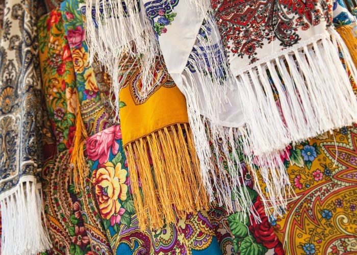 Quà lưu niệm tại Nga - khăn Pavlovo Posad