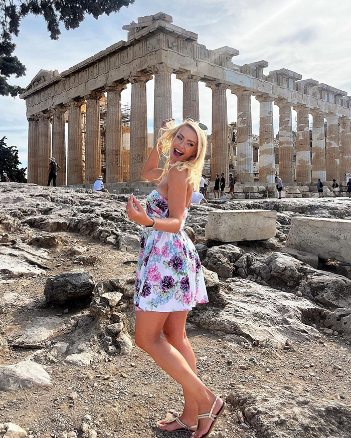 Tượng Nữ thần Athena được chế tác bằng vàng và ngà voi tại đền parthenon hy lạp