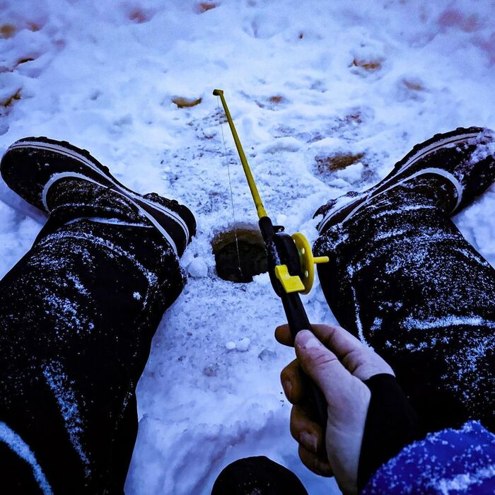 du lịch Lapland Phần Lan trải nghiệm câu cá trên băng