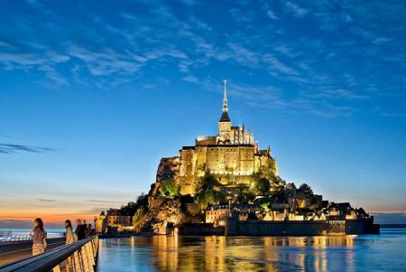 Khám phá đảo Mont Saint Michel Pháp - Hòn đảo có kiến trúc độc đáo giữa biển khơi