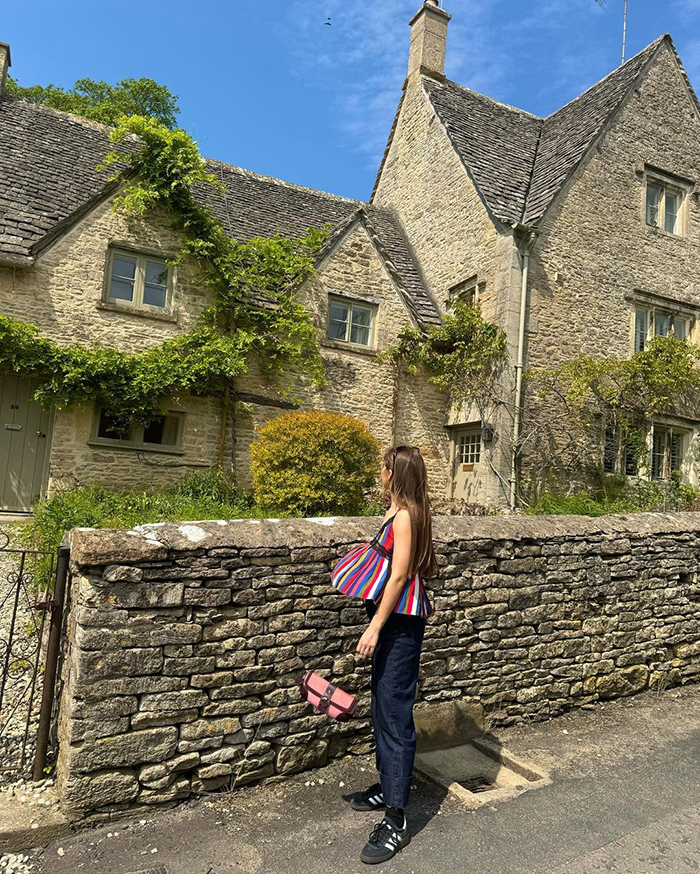 Phương tiện di chuyển khi du lịch làng Bibury Anh