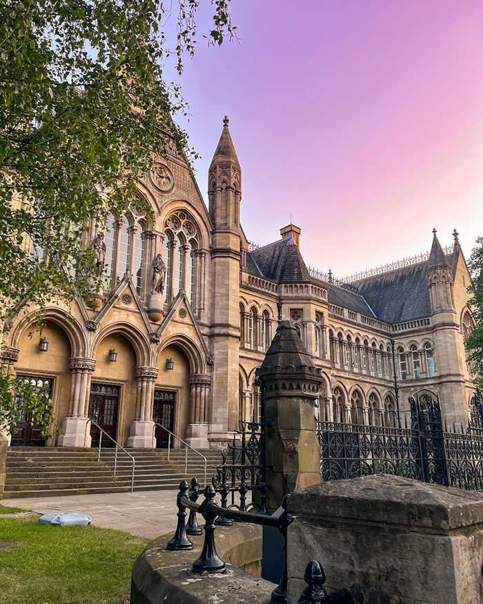 Khám phá thành phố nottingham anh bằng tàu điện