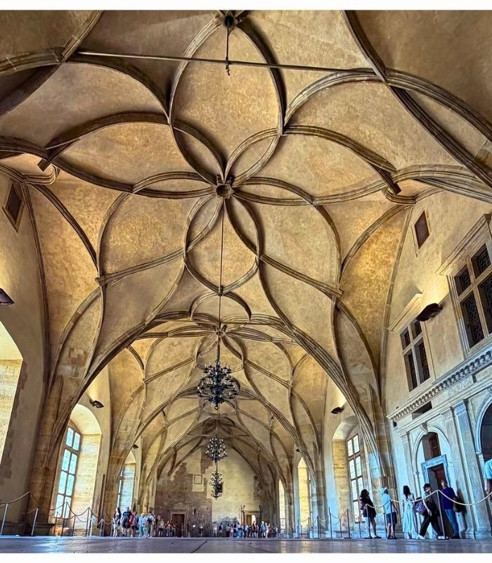 Đại điện Hoàng gia Cổ bên trong quần thể Lâu đài Praha Séc
