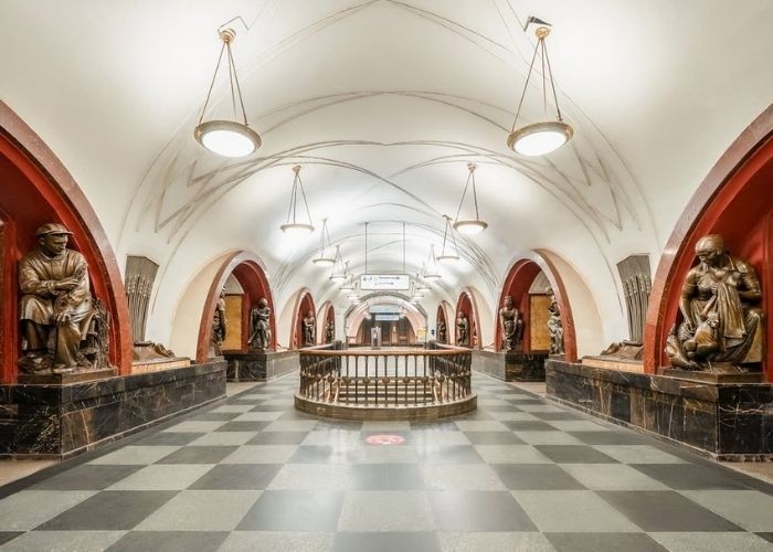 Ga tàu điện ngầm Moscow Nga - Ga Ploshchad Revolutsii