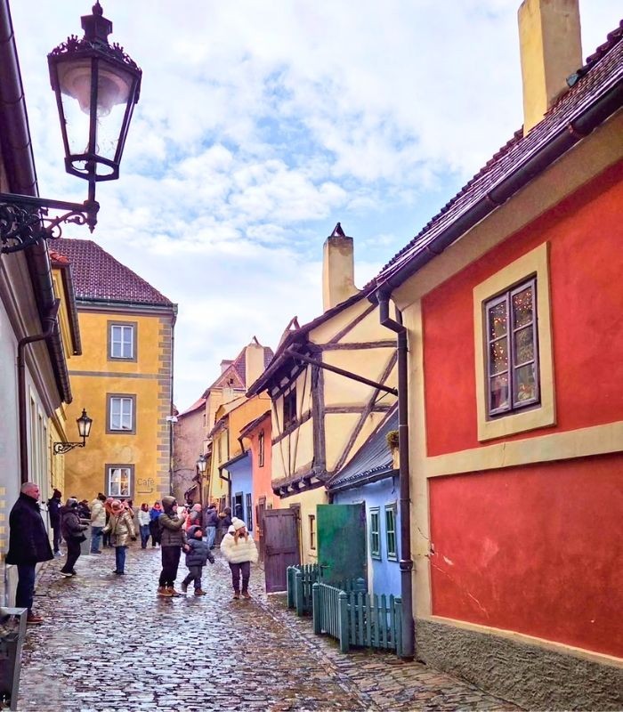 Hẻm Vàng bên trong quần thể Lâu đài Praha Séc