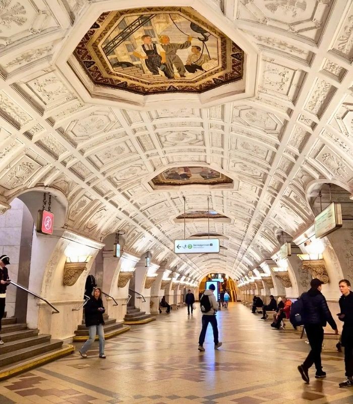 Kiến trúc của Ga tàu điện ngầm Moscow Nga