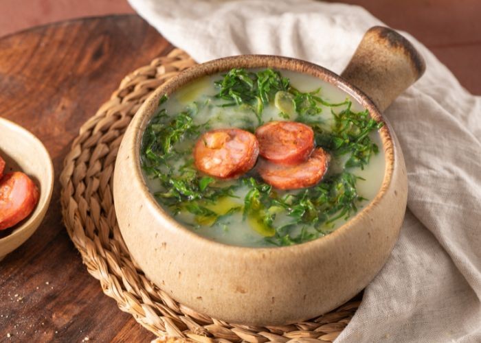 Món ăn ngon tại Bồ Đào Nha - Súp khoai tây cải xanh (Caldo Verde)