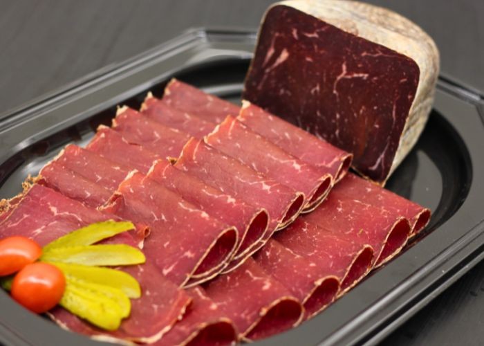 Món ăn ngon Thụy Sĩ - Bündnerfleisch Thịt bò khô vùng Alps