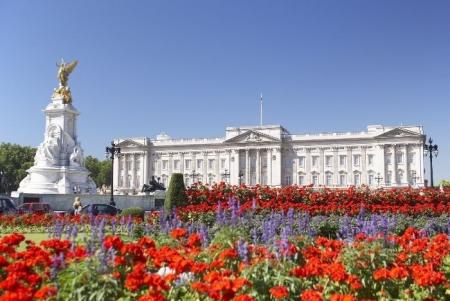Trọn bộ kinh nghiệm tham quan Cung Điện Buckingham Anh từ A - Z