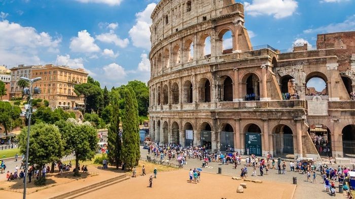 Đừng quên săn sale để có tour du lịch Châu Âu giá tốt nhất. - kinh nghiệm du lịch châu âu theo tour