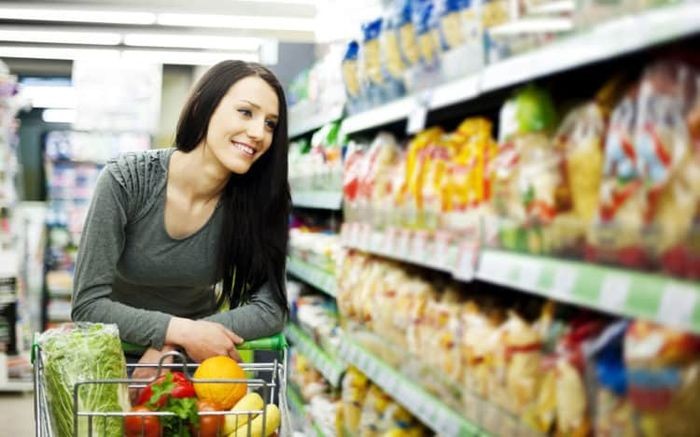 Văn hóa mua sắm tại Châu Âu là nói KHÔNG với ăn uống khi đến nơi công cộng.- kinh nghiệm mua sắm khi du lịch châu âu