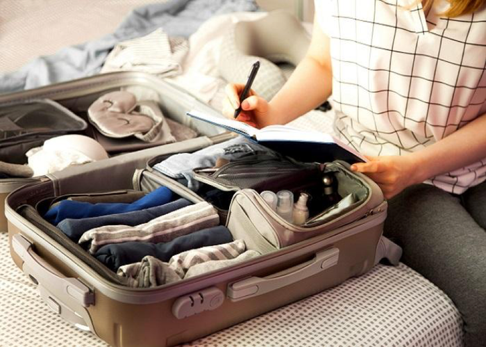 Chọn những đồ dùng đơn giản, gọn nhẹ - Du lịch châu âu không nên mang gì