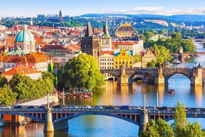 Thủ đô Praha nổi tiếng với nhiều địa điểm du lịch hấp dẫn. - các địa điểm du lịch ở cộng hòa séc