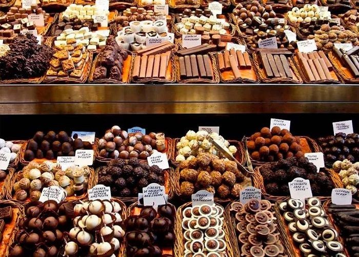 Ghé thăm Bruges thưởng thức socola Bỉ ngon nhất thế giới. - cảnh đẹp ở bỉ