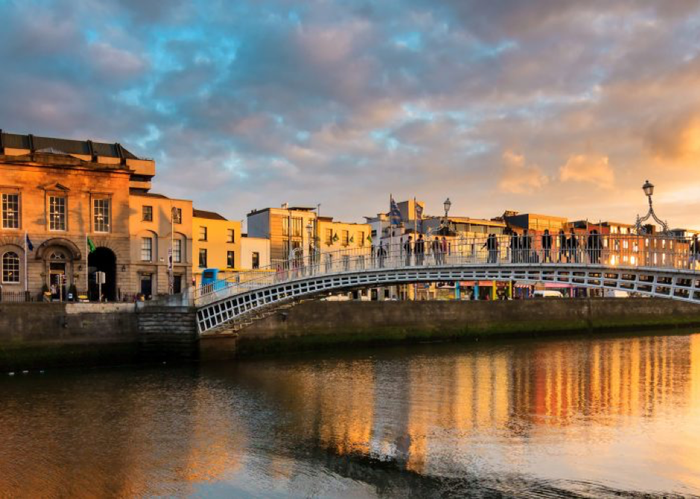 Khung cảnh thơ mộng và lãng mạn của Ireland vào thời khắc hoàng hôn -du lịch châu Âu tháng 2