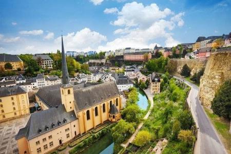 Đi châu Âu nên đi tour hay tự túc sẽ tốt hơn?