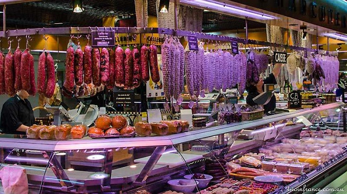 Chợ Les Halles de Lyon Paul B Focuse là một trong những địa điểm nổi tiếng mà bạn không thể bỏ qua khi đến du lịch Lyon pháp