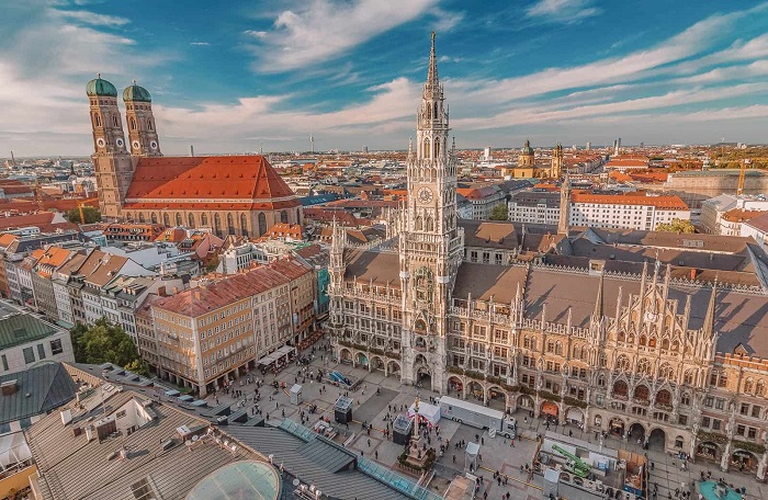 Quảng trường Marienplatz địa điểm du lịch Munich bạn không thể bỏ qua