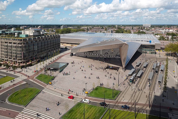 Ga trung tâm Rotterdam là một trong những điểm đến nổi tiếng mà bạn không thể bỏ qua khi du lịch Rotterdam Hà Lan