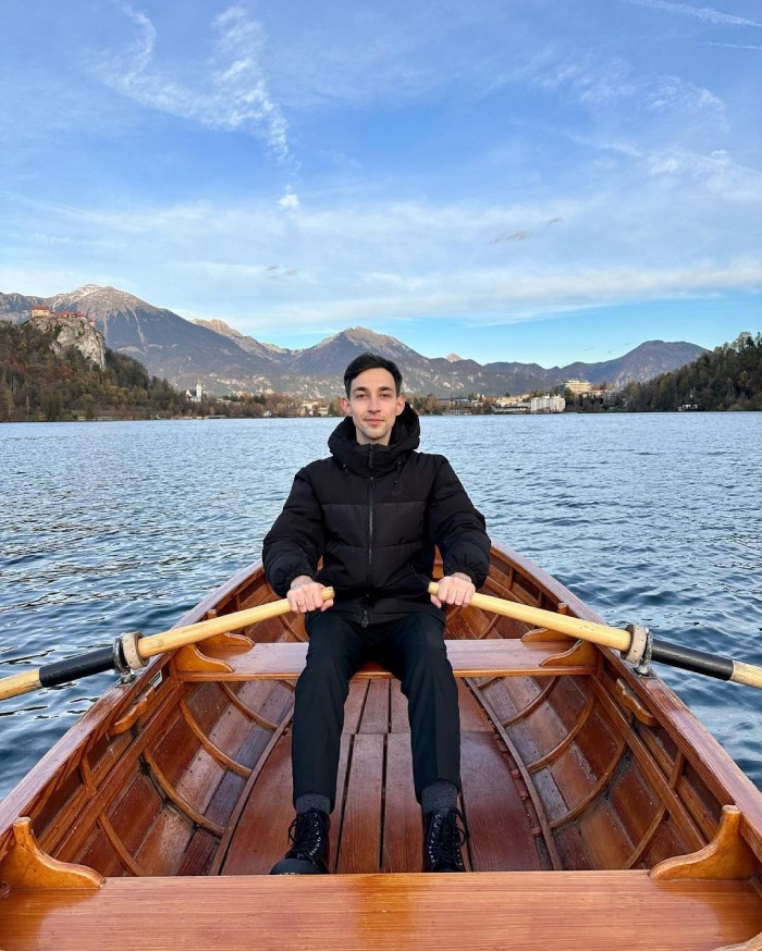hồ Bled Slovenia với trải nghiệm chèo thuyền