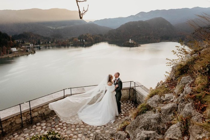 nhà thờ Bled Slovenia là điểm chụp ảnh cưới
