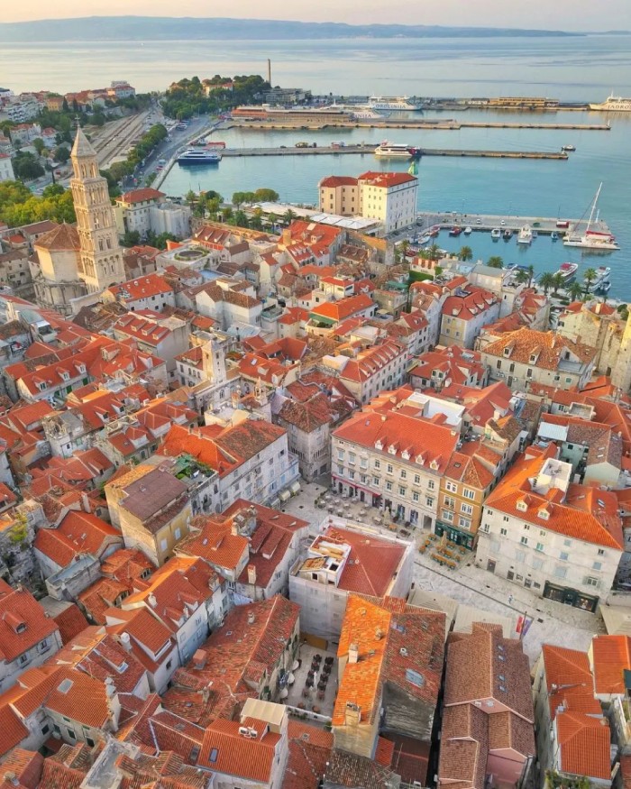 thành phố cổ Split Croatia với nhiều hãng bay