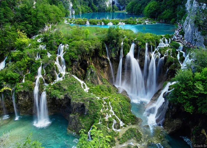 Khu du lịch công viên quốc gia hồ Plitvice là nơi sinh sống của nhiều loài động thực vật quý hiếm