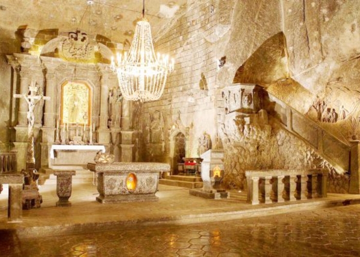 Vẻ đẹp nằm sâu dưới lòng đất của mỏ muối Wieliczka Ba Lan