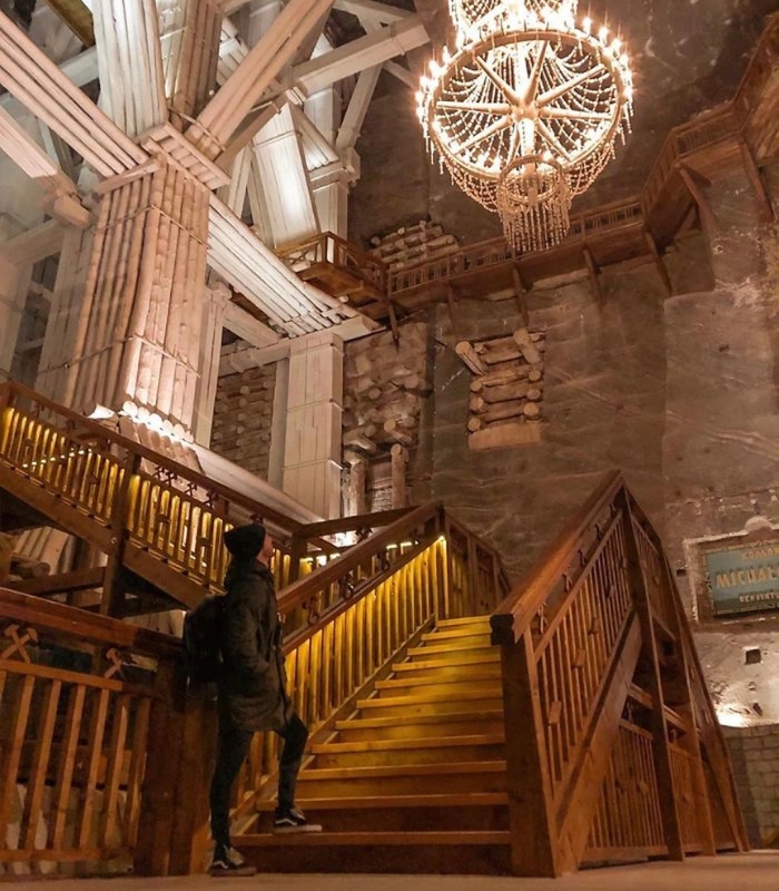 Mỏ muối Wieliczka leo bậc thang bạn có thể nhìn ngắm được cảnh vật xung quanh từ trên cao
