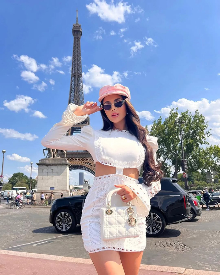 Ghé thăm thủ đô Paris vào mùa xuân ở Pháp