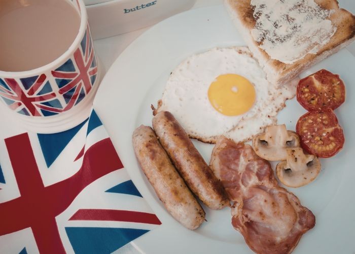 Full English Breakfast là bữa sáng nổi tiếng của người Anh