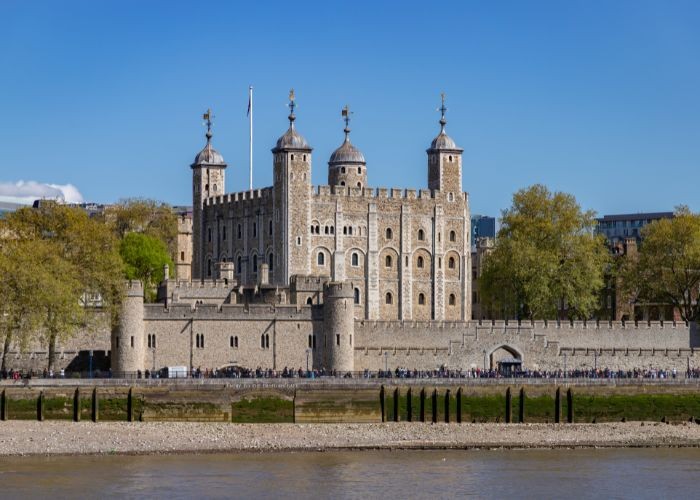 Tháp London - địa điểm du lịch tại Anh
