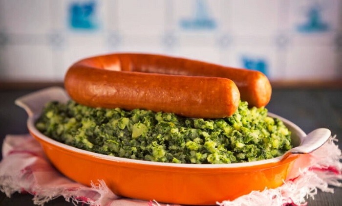 Rookworst là xúc xích hun khói, có hương vị đặc trưng - Ảnh: https://lovethenetherlands.com