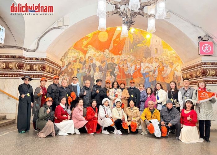 Tham quan Metro Moscow trong tour du lịch Nga